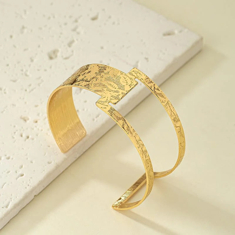 T SHIRT PRODUCT TITLE