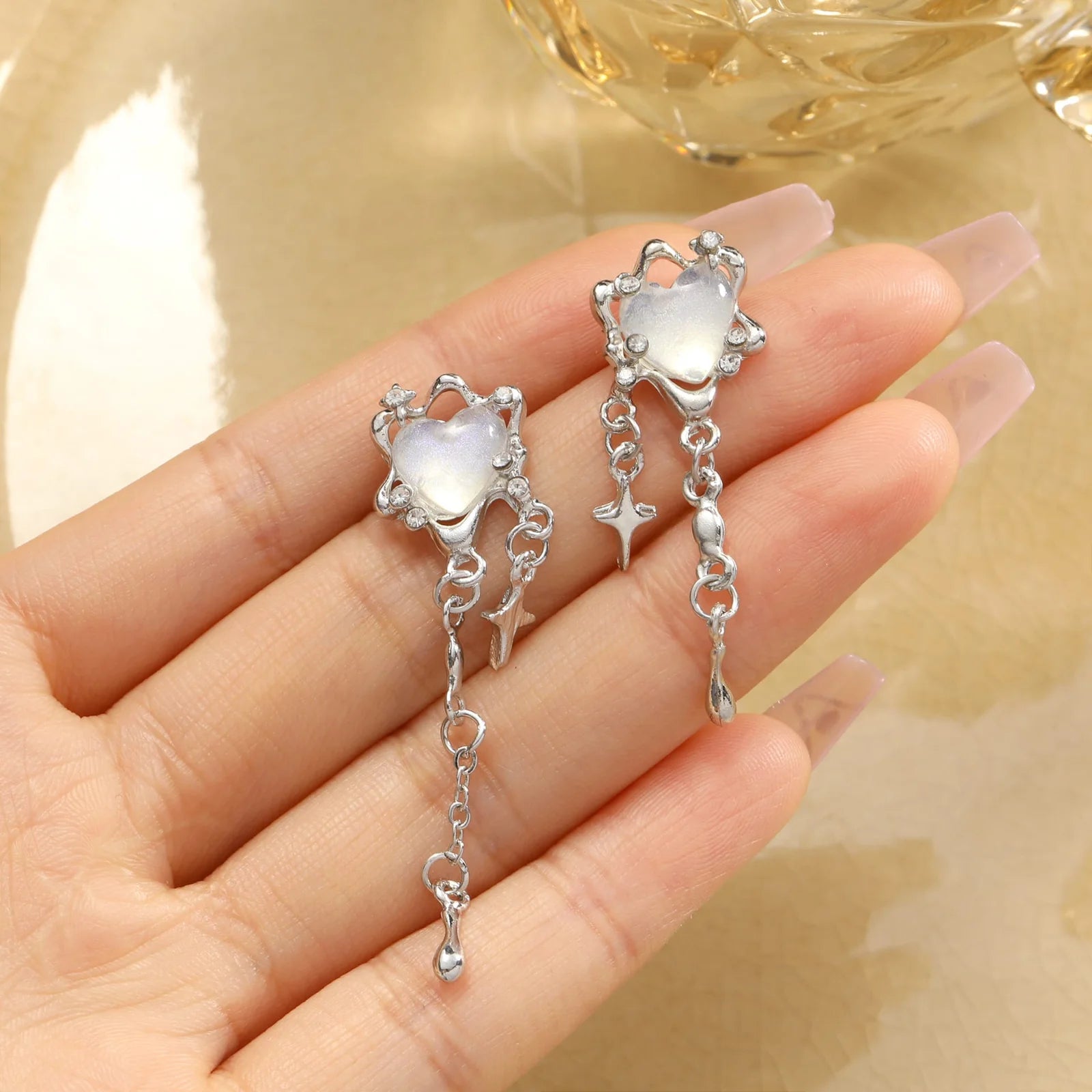 1-pair-simple-style-classic-style-heart-shape-inlay-alloy-zircon-drop-earrings-3.jpg