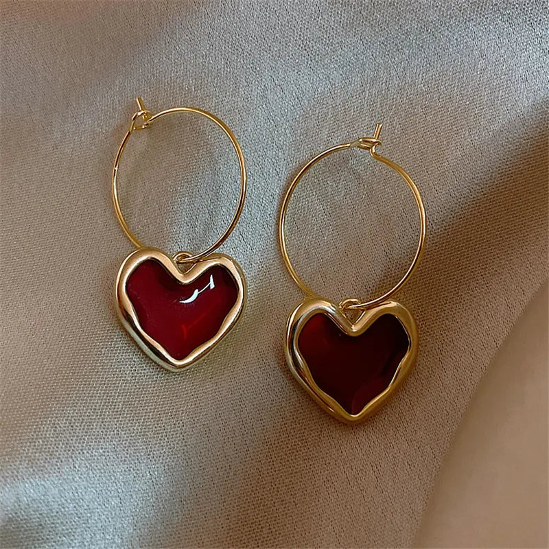 Korea-New-Fashion-Wine-Red-Love-Ear-Ring-Simple-Elegant-Internet-Celebrity-Distinctive-Earrings-Ear-Jewelry-1.webp
