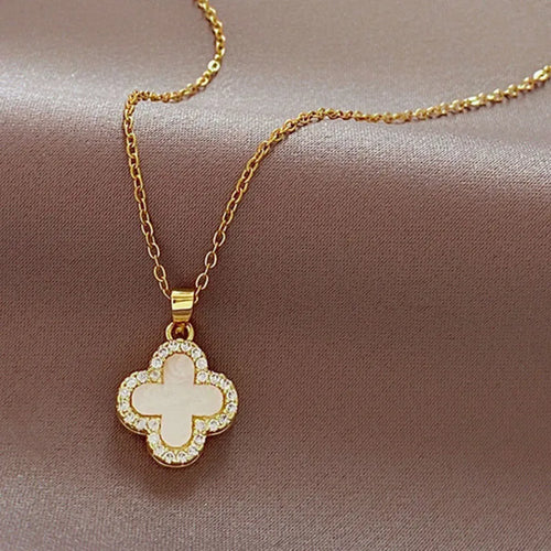 Simple-Style-Classic-Style-Four-Leaf-Clover-Zircon-Alloy-Wholesale-Pendant-Necklace-2-1.webp